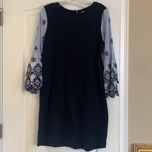 LOFT shift dress with eyelit sleeves